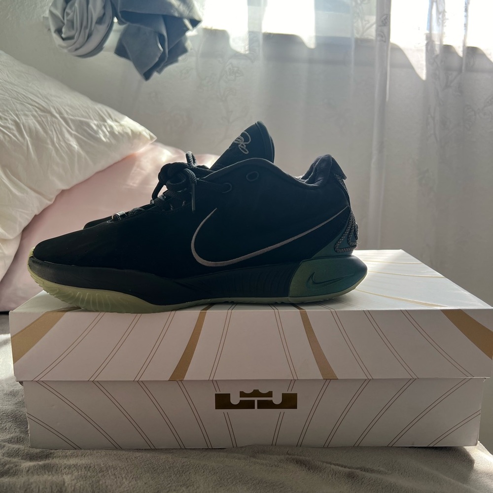 Nike Lebron XXI 21 ‘Tahitian’  Black Oil Green Metallic Pewter
